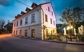 Hotel Pri mostu